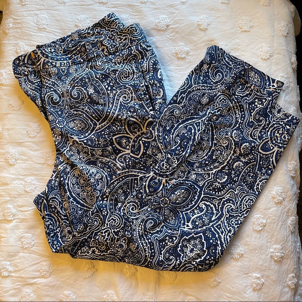 Petite Charter Club, comfort waist blue white paisley 12p classic fit